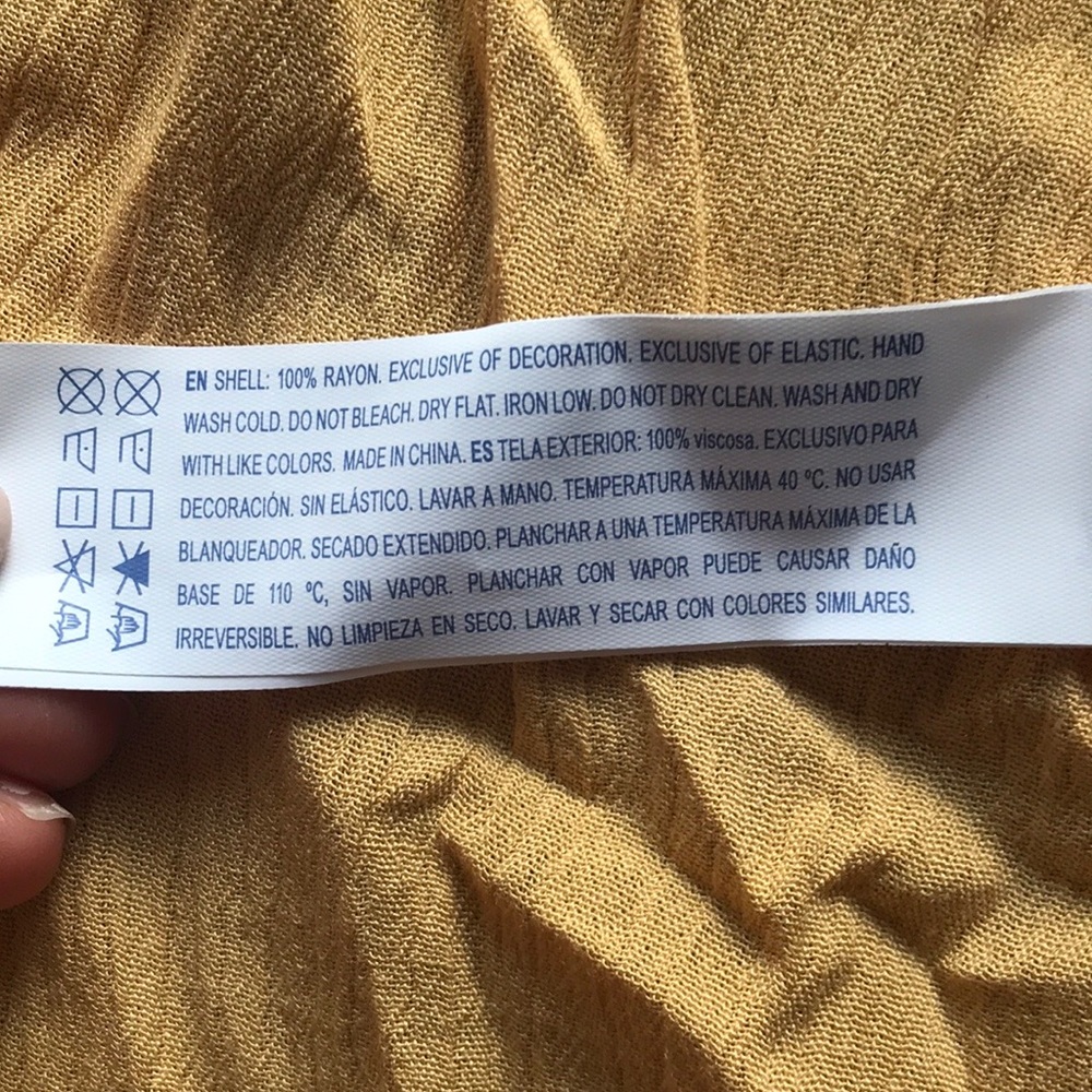 SOLD ✨ F21 Sunny Floral Embroidered Corset Hook D… - Picture 8 of 13